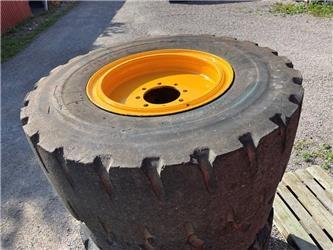 Volvo L50E D C B Wheels Solids / Punkteringsfria 17,5-25 - Шина для Строительной техники: фото 1 Volvo L50E D C B Wheels Solids / Punkteringsfria 17,5-25 - Шина для Строительной техники: фото 1