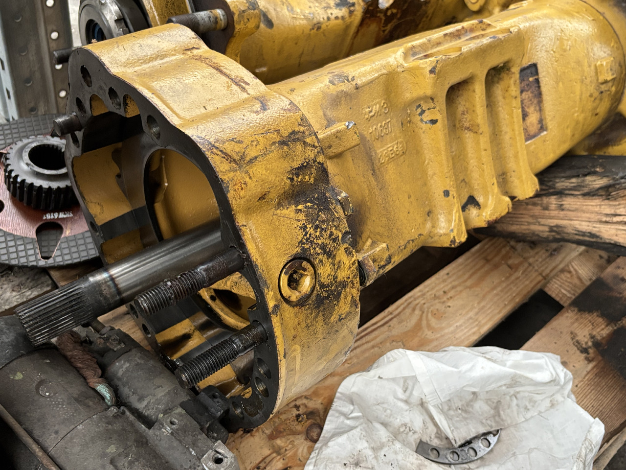 CAT CARRARO 641500 10637 Obudowa Mostu Pochwa Prawa Lewa - Ось и запчасти для Сельскохозяйственной техники: фото 3 CAT CARRARO 641500 10637 Obudowa Mostu Pochwa Prawa Lewa - Ось и запчасти для Сельскохозяйственной техники: фото 3