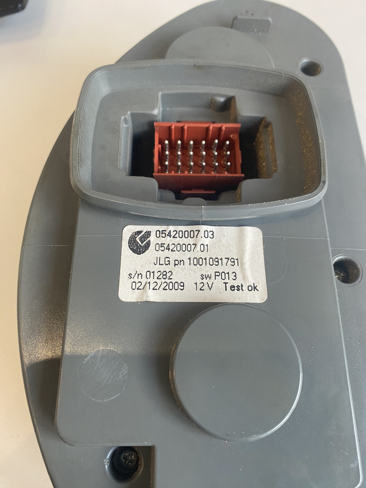 CAT TH 407 TH407 - licznik zegary wyświetlacz - Приборная панель для Строительной техники: фото 2 CAT TH 407 TH407 - licznik zegary wyświetlacz - Приборная панель для Строительной техники: фото 2