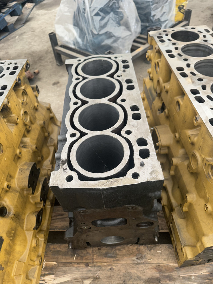 Cat 3054E Blok cylindrów orginał - Блок цилиндров для Сельскохозяйственной техники: фото 1 Cat 3054E Blok cylindrów orginał - Блок цилиндров для Сельскохозяйственной техники: фото 1