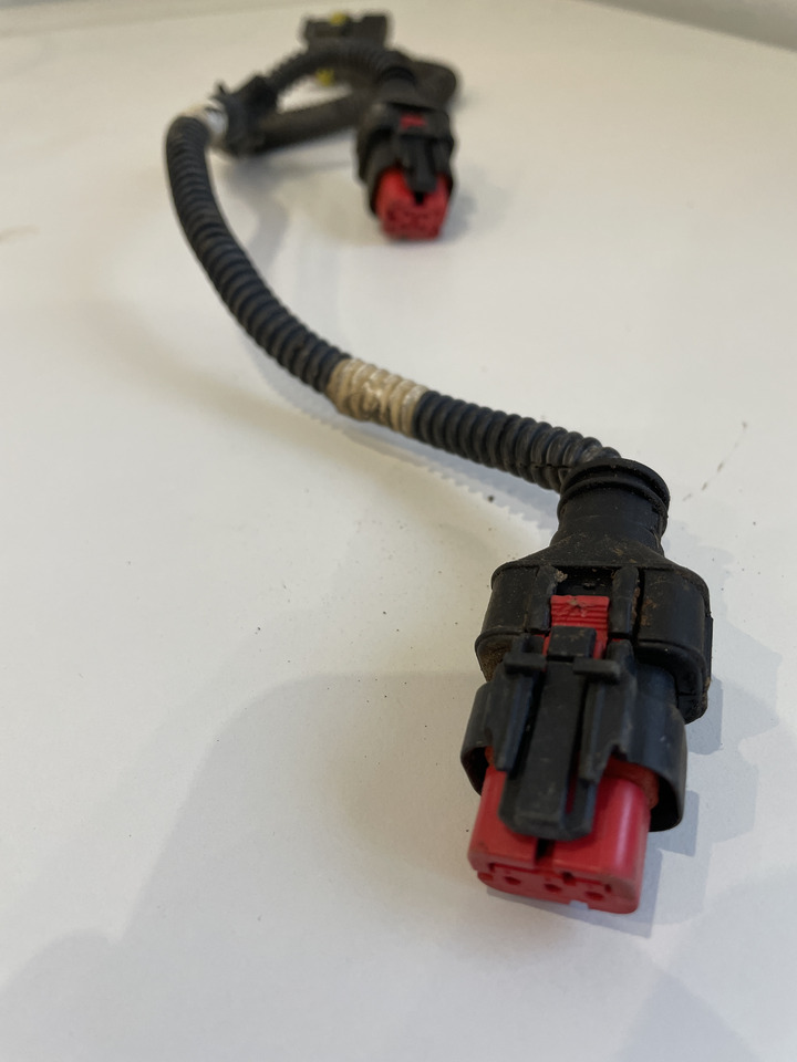 Claas Arion 550-520 650-620 - kabel wiązka elektryczna 0021523032 - Кабели/ Провода для Тракторов: фото 3 Claas Arion 550-520 650-620 - kabel wiązka elektryczna 0021523032 - Кабели/ Провода для Тракторов: фото 3