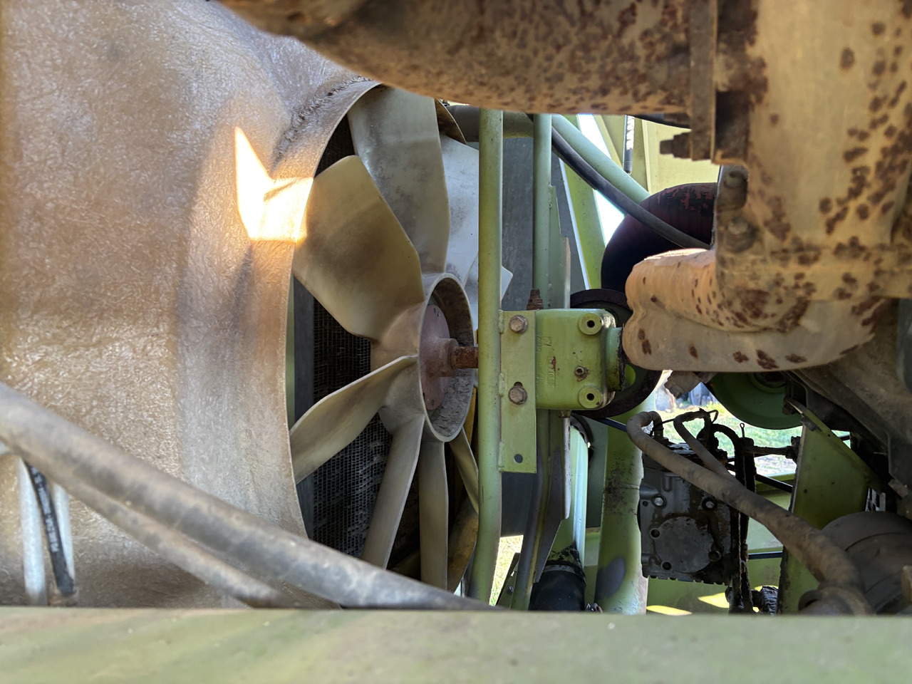 Claas Jaguar 820 840 860 Sprężarka Klimatyzacji 00 0625 999 1 0006259991 - Компрессор кондиционера для Сельскохозяйственной техники: фото 3 Claas Jaguar 820 840 860 Sprężarka Klimatyzacji 00 0625 999 1 0006259991 - Компрессор кондиционера для Сельскохозяйственной техники: фото 3