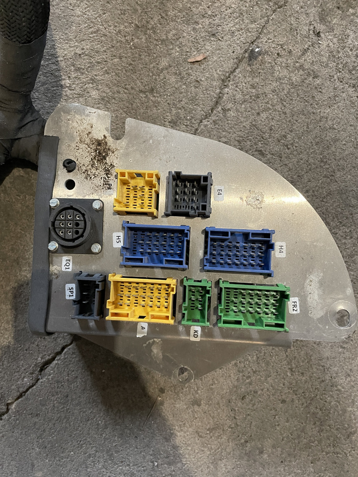 Claas Jaguar 880-830 980-930 - wiązka elektryczna kabiny 0018110206 - Кабели/ Провода для Кормоуборочных комбайнов: фото 2 Claas Jaguar 880-830 980-930 - wiązka elektryczna kabiny 0018110206 - Кабели/ Провода для Кормоуборочных комбайнов: фото 2