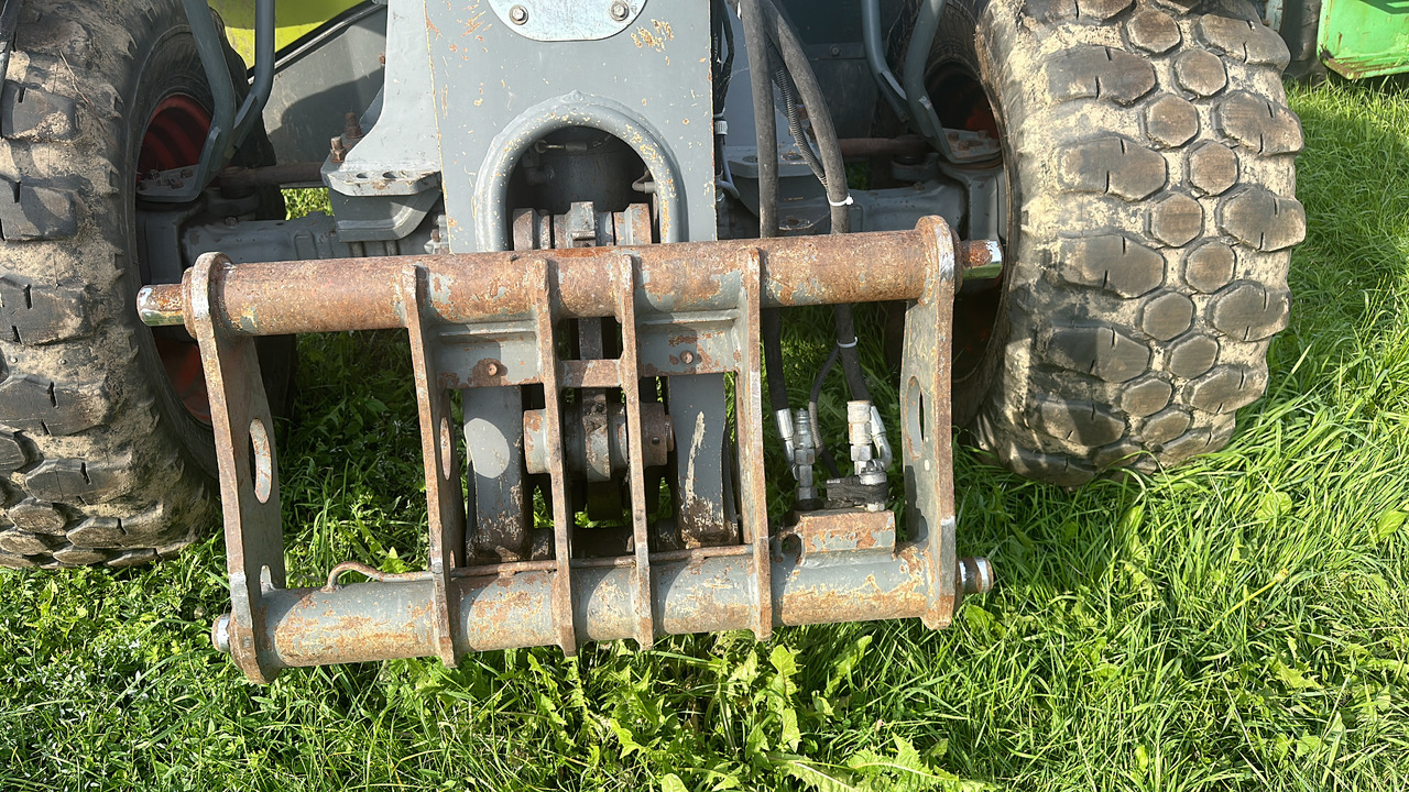 Claas Scorpion Karetka adapter nośnik narzędzi - Сцепное устройство для Сельскохозяйственной техники: фото 1 Claas Scorpion Karetka adapter nośnik narzędzi - Сцепное устройство для Сельскохозяйственной техники: фото 1