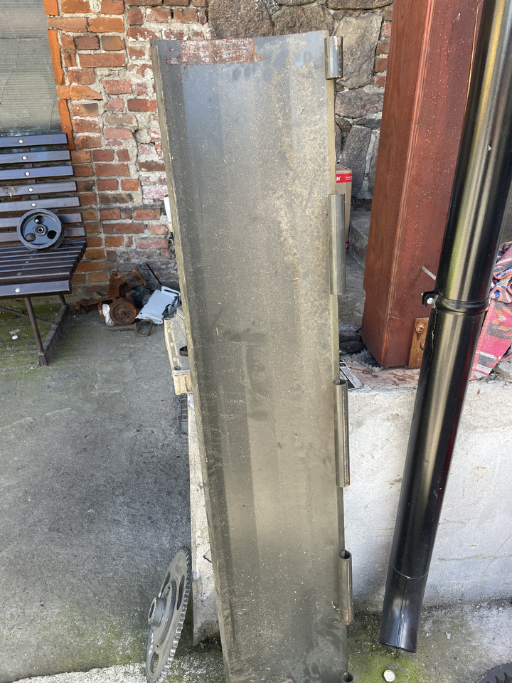 Claas Tucano 320 - blacha osłona 553121.1 - Кабина и интерьер для Зерноуборочных комбайнов: фото 1 Claas Tucano 320 - blacha osłona 553121.1 - Кабина и интерьер для Зерноуборочных комбайнов: фото 1