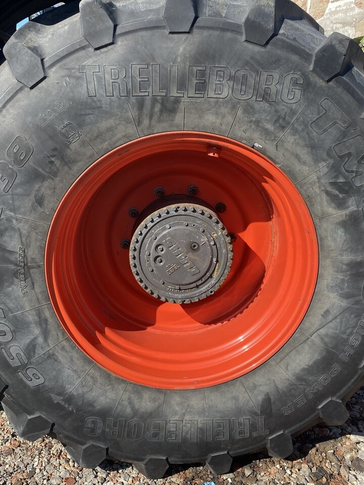 Claas Xerion 3300 Trac - Opony 650/85 R38 TRELLEBORG - Шина для Тракторов: фото 3 Claas Xerion 3300 Trac - Opony 650/85 R38 TRELLEBORG - Шина для Тракторов: фото 3
