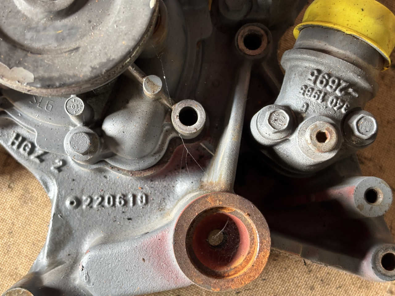 Deutz TD2011 D2011 D2011L04W Pompa Chłodnicy Płynu Chłodzącego 04102566RY 04102566 - Помпа: фото 2 Deutz TD2011 D2011 D2011L04W Pompa Chłodnicy Płynu Chłodzącego 04102566RY 04102566 - Помпа: фото 2