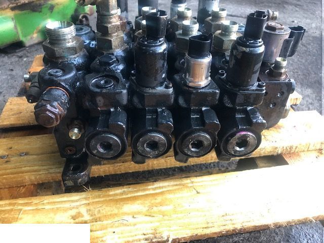 JCB TM 320 - Rozdzielacz Hydrauliczny - Гидравлический клапан для Сельскохозяйственной техники: фото 2 JCB TM 320 - Rozdzielacz Hydrauliczny - Гидравлический клапан для Сельскохозяйственной техники: фото 2