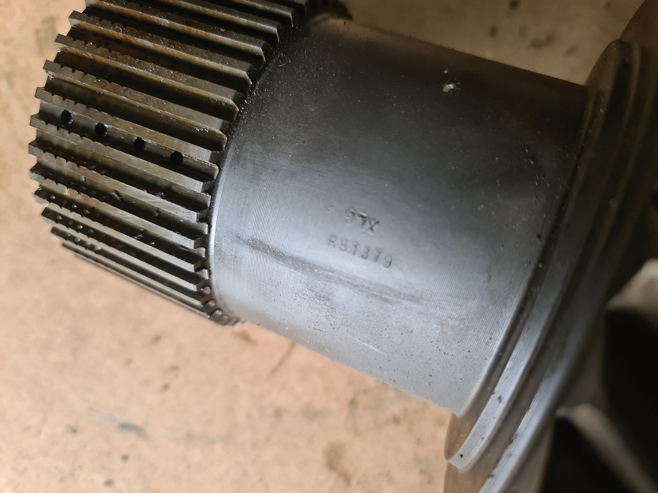 John Deere 4050 4055 4250 4255 4450 4555 Koło zębate skrzyni biegów Bieg R81379 Z=27 - Коробка передач и запчасти для Сельскохозяйственной техники: фото 4 John Deere 4050 4055 4250 4255 4450 4555 Koło zębate skrzyni biegów Bieg R81379 Z=27 - Коробка передач и запчасти для Сельскохозяйственной техники: фото 4