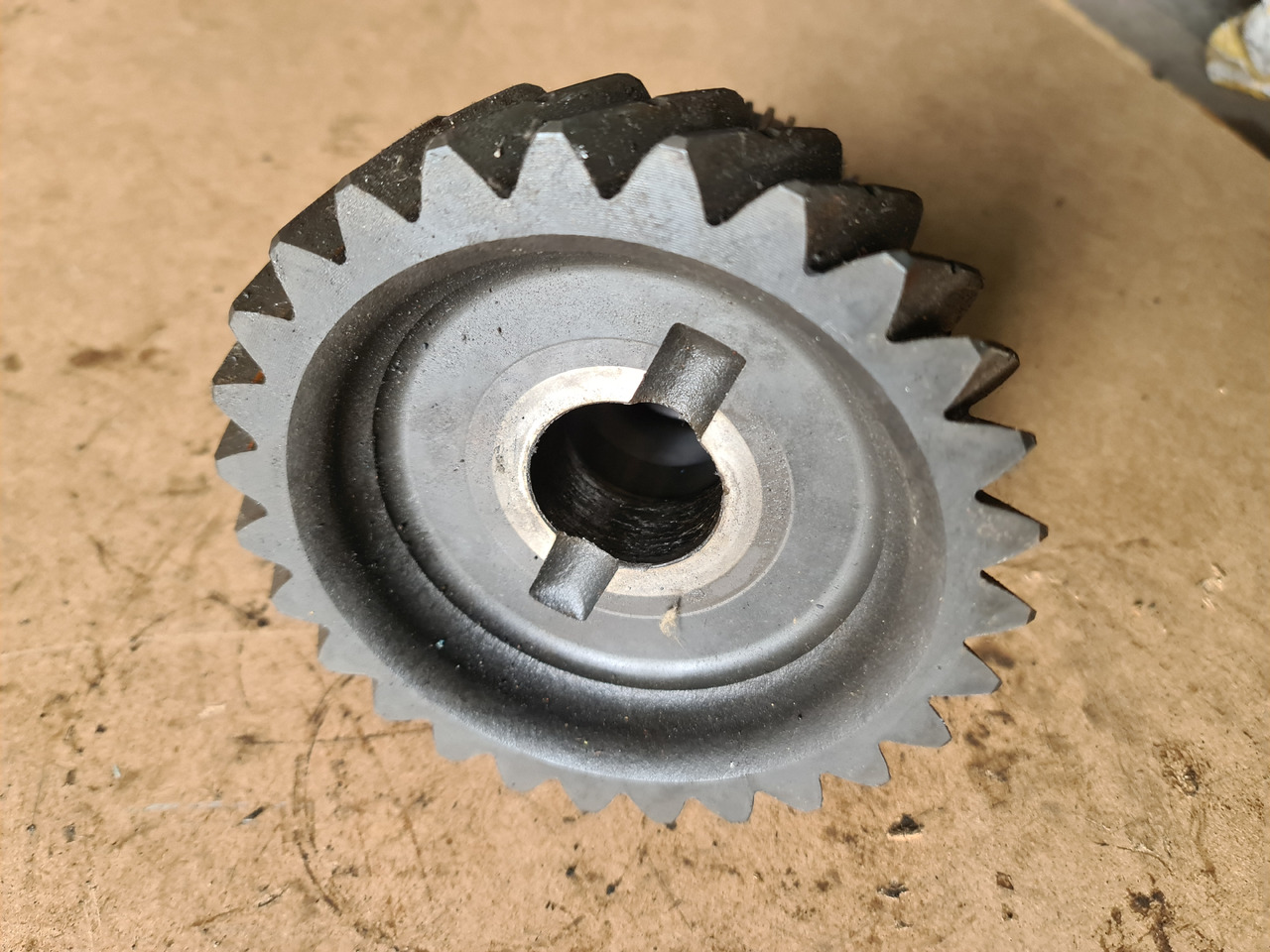 John Deere 4050 4055 4250 4255 4450 4555 Koło zębate skrzyni biegów Bieg R81379 Z=27 - Коробка передач и запчасти для Сельскохозяйственной техники: фото 3 John Deere 4050 4055 4250 4255 4450 4555 Koło zębate skrzyni biegów Bieg R81379 Z=27 - Коробка передач и запчасти для Сельскохозяйственной техники: фото 3