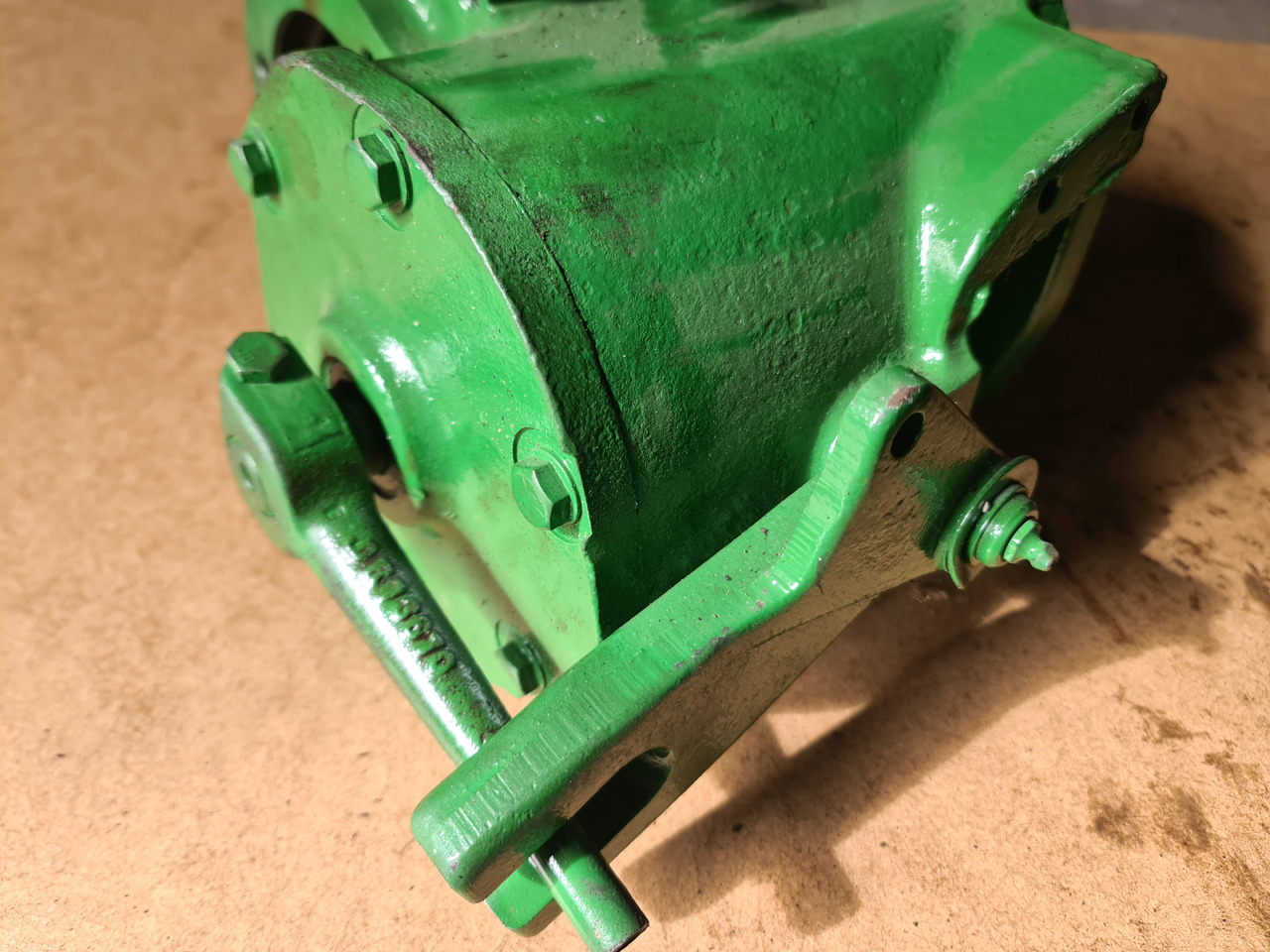 John Deere 4055  4255  4455 Osłona Spręgła R111121  R114285 RE19177 R81153 - Сцепление и запчасти для Сельскохозяйственной техники: фото 3 John Deere 4055  4255  4455 Osłona Spręgła R111121  R114285 RE19177 R81153 - Сцепление и запчасти для Сельскохозяйственной техники: фото 3