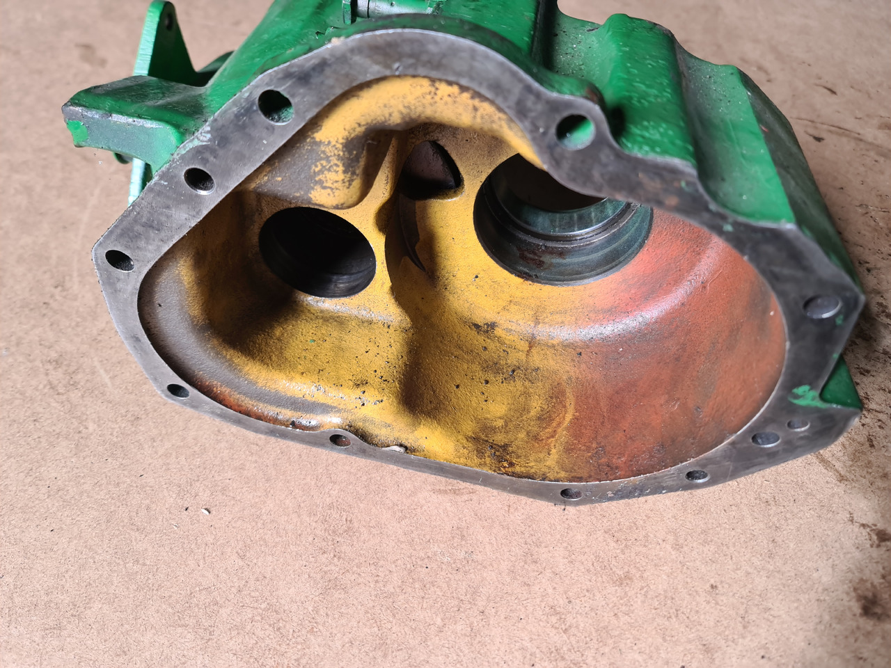 John Deere 4055  4255  4455 Osłona Spręgła R111121  R114285 RE19177 R81153 - Сцепление и запчасти для Сельскохозяйственной техники: фото 4 John Deere 4055  4255  4455 Osłona Spręgła R111121  R114285 RE19177 R81153 - Сцепление и запчасти для Сельскохозяйственной техники: фото 4