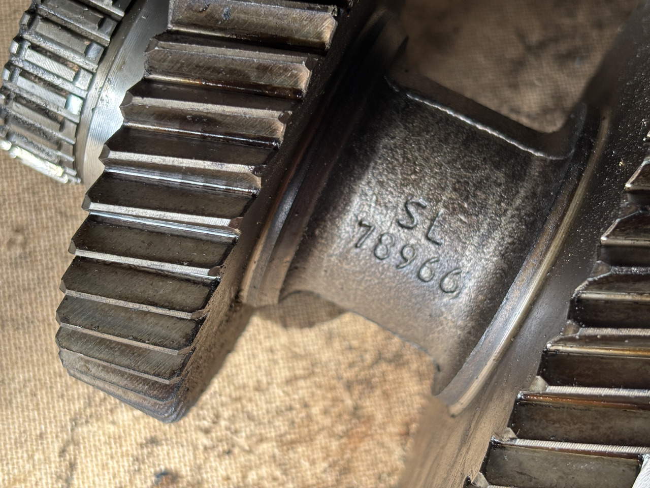 John Deere 6010 6110 6210 6300 6400 Wał Napędowy L78966 - Приводный вал для Сельскохозяйственной техники: фото 4 John Deere 6010 6110 6210 6300 6400 Wał Napędowy L78966 - Приводный вал для Сельскохозяйственной техники: фото 4