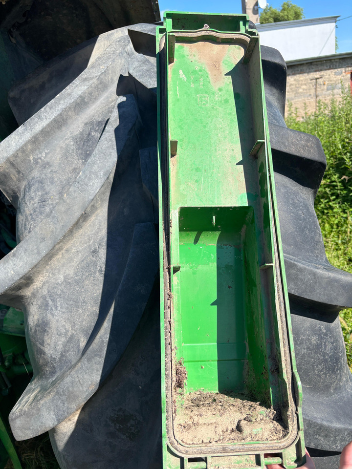 John Deere 6010 6200 6400 6510 Pokrywa obudowy filtra powietrza kabinowego AL153003 - Салонный фильтр для Сельскохозяйственной техники: фото 2 John Deere 6010 6200 6400 6510 Pokrywa obudowy filtra powietrza kabinowego AL153003 - Салонный фильтр для Сельскохозяйственной техники: фото 2