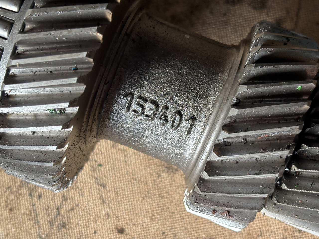 John Deere 6120 6220 Wał Napędowy L153401 - Приводный вал для Сельскохозяйственной техники: фото 4 John Deere 6120 6220 Wał Napędowy L153401 - Приводный вал для Сельскохозяйственной техники: фото 4