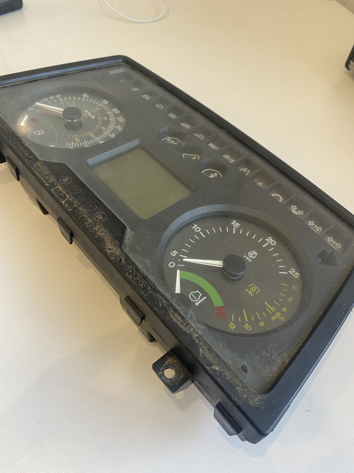 John Deere 6820S 6120 6220 6320 Autopower - zegary licznik deska - Приборная панель для Строительной техники: фото 3 John Deere 6820S 6120 6220 6320 Autopower - zegary licznik deska - Приборная панель для Строительной техники: фото 3