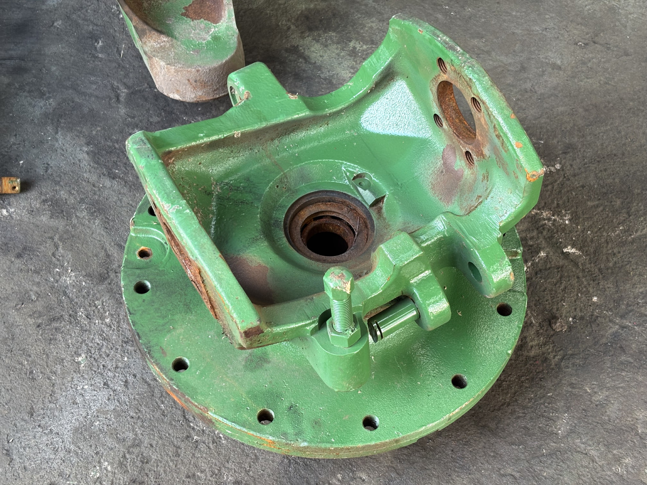John Deere 7RXXX 7R330 7R 330 Zwrotnica Przegub Piasta R301661 RE592905 R135866 - Поворотный кулак для Сельскохозяйственной техники: фото 1 John Deere 7RXXX 7R330 7R 330 Zwrotnica Przegub Piasta R301661 RE592905 R135866 - Поворотный кулак для Сельскохозяйственной техники: фото 1