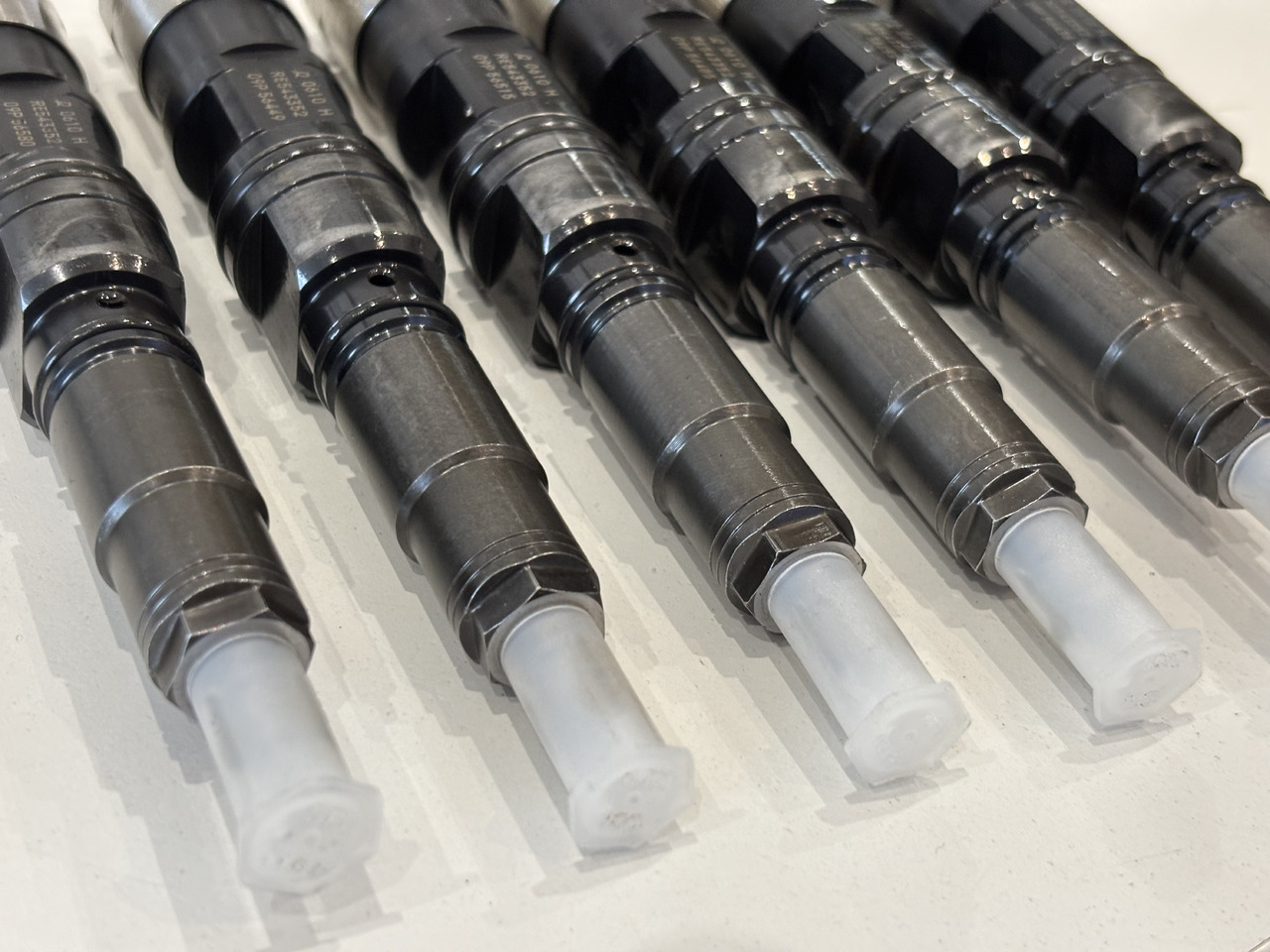 John Deere 9.0L HPCR RE543352 Wtryskiwacz Wtryskiwacze 095000-0610 RE543605 0610 PO REGENERACJI - Распределитель впрыска для Сельскохозяйственной техники: фото 2 John Deere 9.0L HPCR RE543352 Wtryskiwacz Wtryskiwacze 095000-0610 RE543605 0610 PO REGENERACJI - Распределитель впрыска для Сельскохозяйственной техники: фото 2