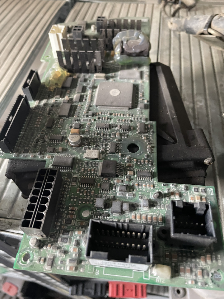 John Deere CTS - moduł płytka sterująca AH218580 AH220395 - Блок управления для Сельскохозяйственной техники: фото 2 John Deere CTS - moduł płytka sterująca AH218580 AH220395 - Блок управления для Сельскохозяйственной техники: фото 2