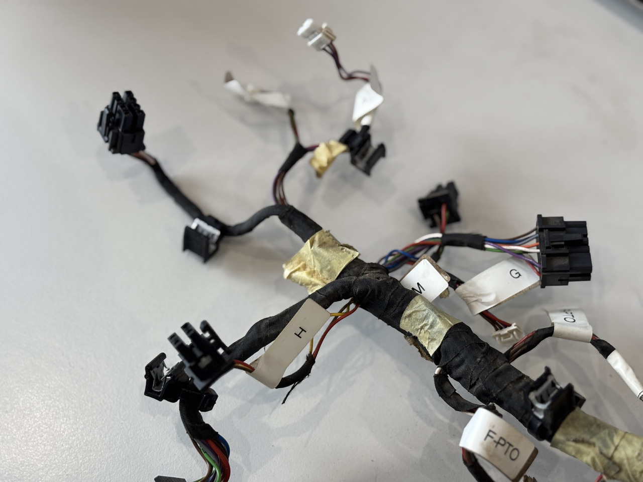 John Deere Wiązka Elektronika Kabli Podłokietnika NGOI MFTC AL222738 - Кабели/ Провода для Сельскохозяйственной техники: фото 4 John Deere Wiązka Elektronika Kabli Podłokietnika NGOI MFTC AL222738 - Кабели/ Провода для Сельскохозяйственной техники: фото 4