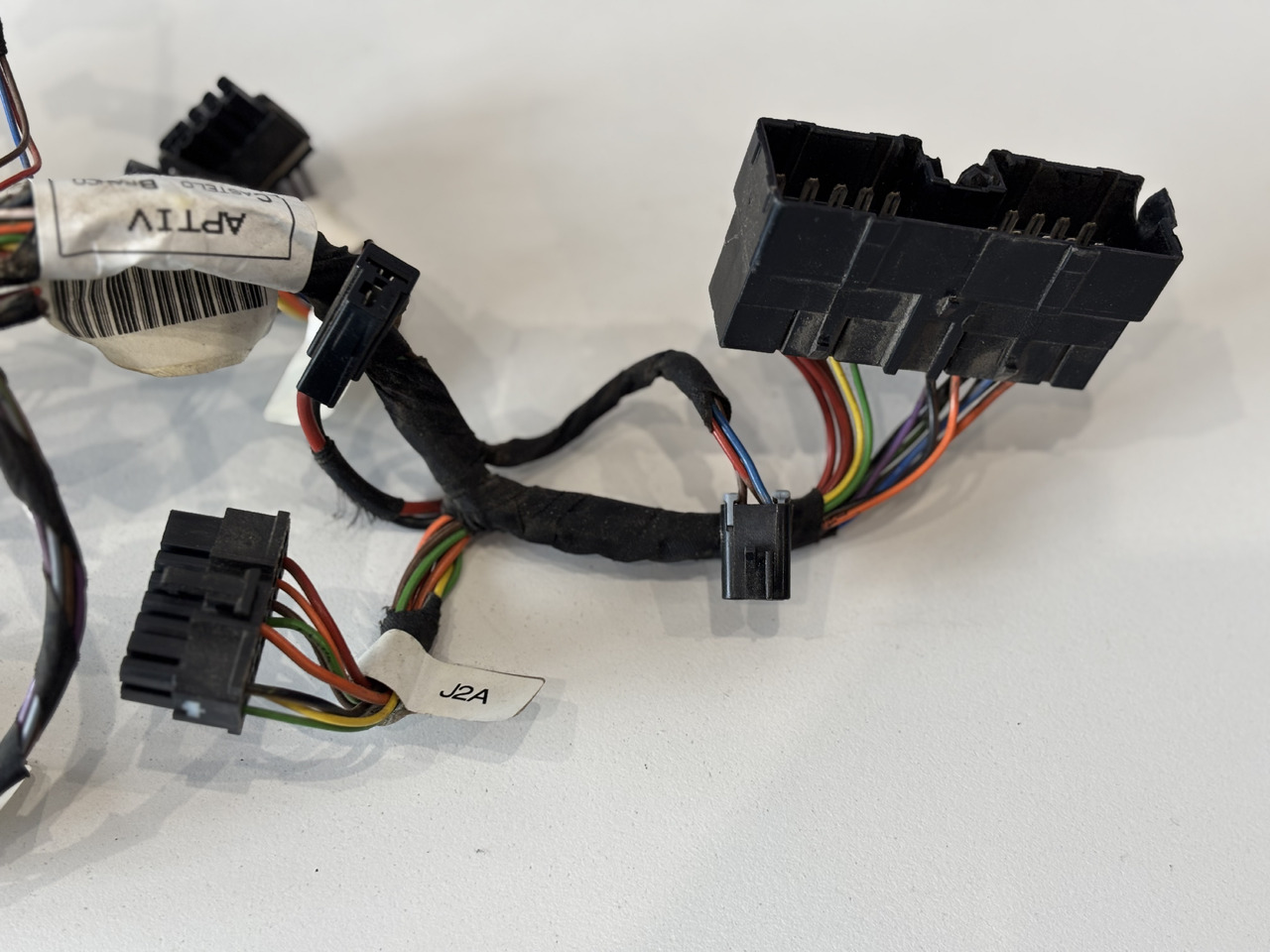 John Deere Wiązka Elektronika Kabli Podłokietnika NGOI MFTC AL222738 - Кабели/ Провода для Сельскохозяйственной техники: фото 2 John Deere Wiązka Elektronika Kabli Podłokietnika NGOI MFTC AL222738 - Кабели/ Провода для Сельскохозяйственной техники: фото 2