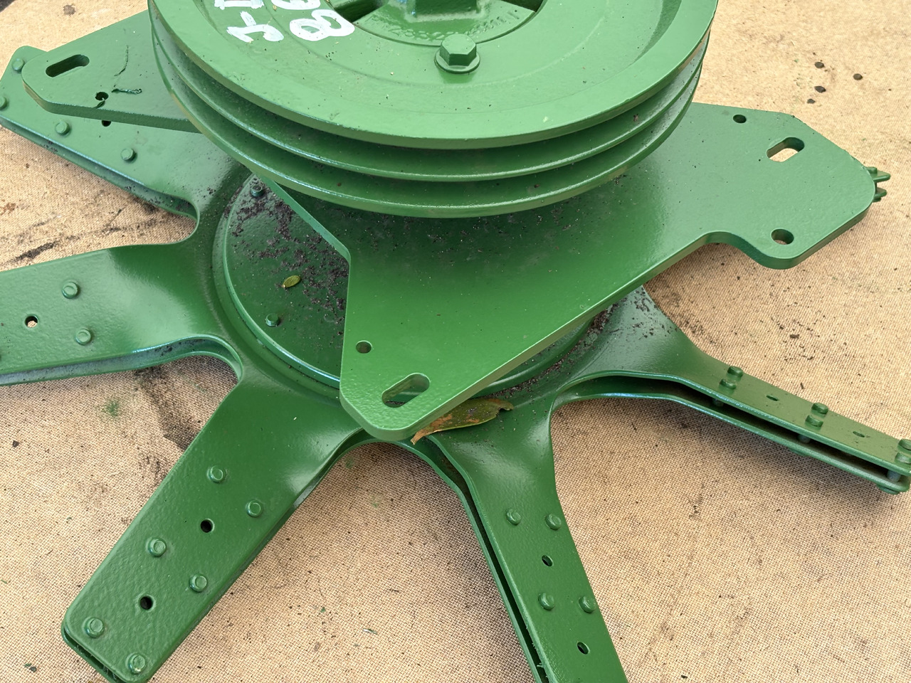 John Deere piasta + wiatrak wentylator fan H128327 - Вентилятор для Сельскохозяйственной техники: фото 4 John Deere piasta + wiatrak wentylator fan H128327 - Вентилятор для Сельскохозяйственной техники: фото 4