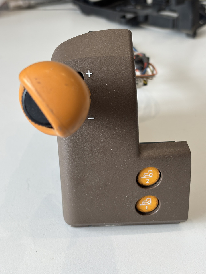 John Deere seria 6000 7000 8000 R - moduł przełącznik kontroler RE583254 RE564617 RE594598 - Электрическая система для Сельскохозяйственной техники: фото 1 John Deere seria 6000 7000 8000 R - moduł przełącznik kontroler RE583254 RE564617 RE594598 - Электрическая система для Сельскохозяйственной техники: фото 1