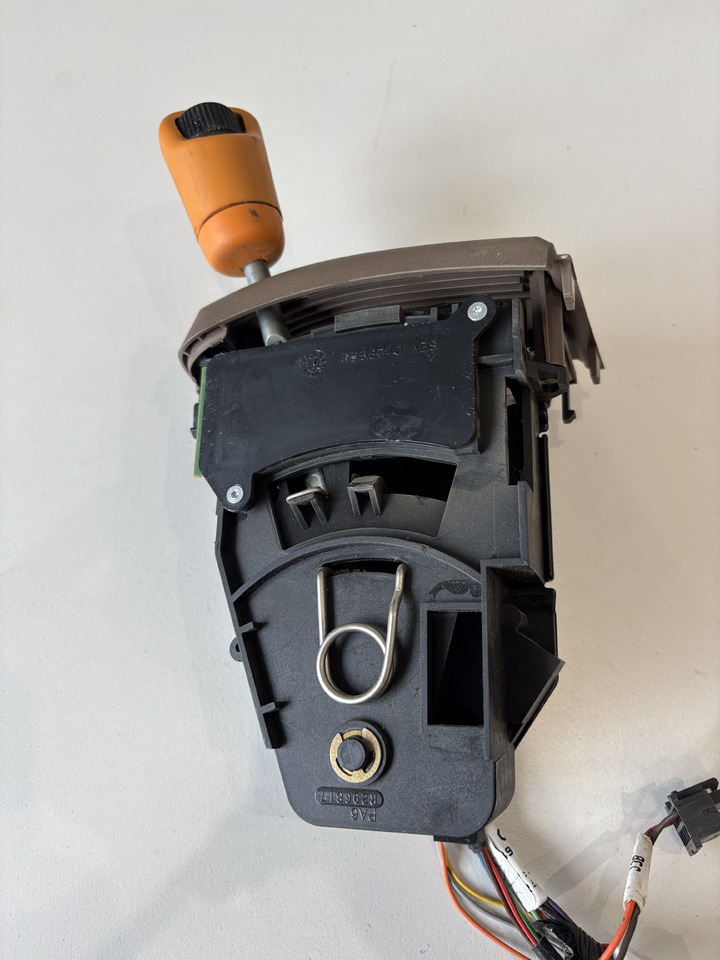 John Deere seria 6000 7000 8000 R - moduł przełącznik kontroler RE583254 RE564617 RE594598 - Электрическая система для Сельскохозяйственной техники: фото 4 John Deere seria 6000 7000 8000 R - moduł przełącznik kontroler RE583254 RE564617 RE594598 - Электрическая система для Сельскохозяйственной техники: фото 4