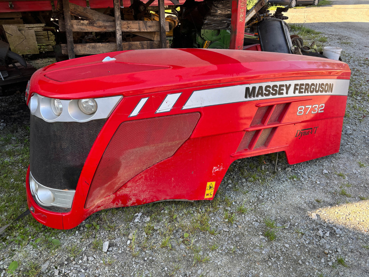 Massey Fergusson 8732 Dyna-VT - maska silnika - Капот для Тракторов: фото 3 Massey Fergusson 8732 Dyna-VT - maska silnika - Капот для Тракторов: фото 3