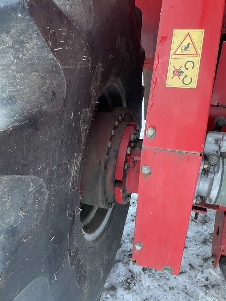 Massey Fergusson MF 30 - oś przednia zwolnica D46147300 - Бортовой редуктор для Сельскохозяйственной техники: фото 1 Massey Fergusson MF 30 - oś przednia zwolnica D46147300 - Бортовой редуктор для Сельскохозяйственной техники: фото 1