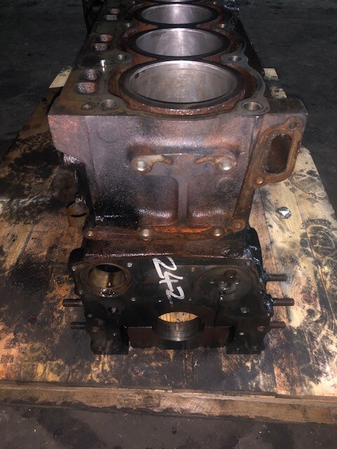 Perkins 1104C-44TA Blok Silnika Uźywany 3711H14A/2 - Блок цилиндров для Сельскохозяйственной техники: фото 3 Perkins 1104C-44TA Blok Silnika Uźywany 3711H14A/2 - Блок цилиндров для Сельскохозяйственной техники: фото 3