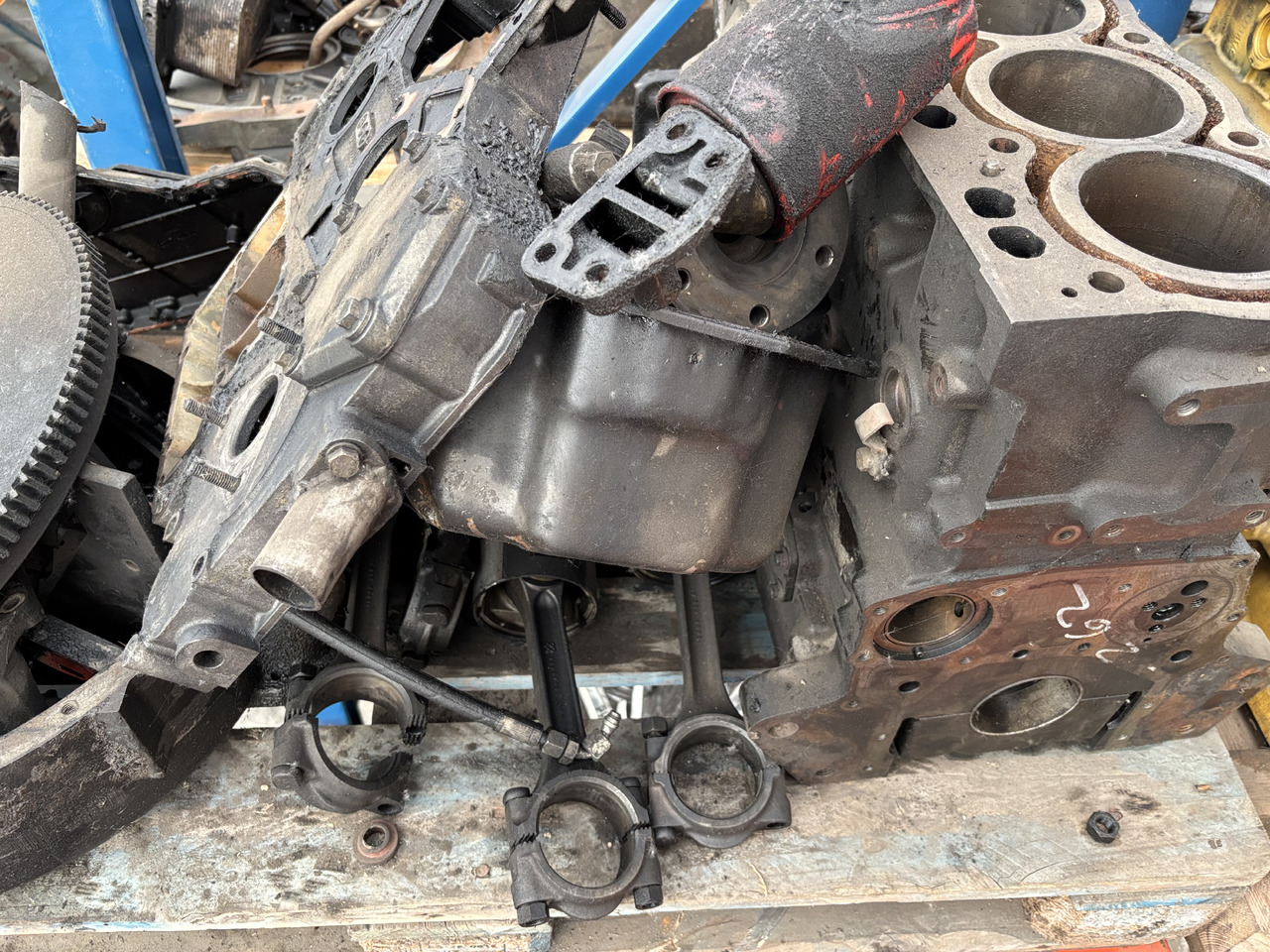 Perkins JCB 2166/2200 1104C 1104C-44T Silnik Blok Miska Olejowa Pokrywa Rozrządu Tłok CZĘŚCI - Двигатель и запчасти для Строительной техники: фото 4 Perkins JCB 2166/2200 1104C 1104C-44T Silnik Blok Miska Olejowa Pokrywa Rozrządu Tłok CZĘŚCI - Двигатель и запчасти для Строительной техники: фото 4