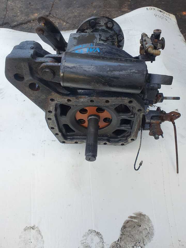 Поворотный кулак для Сельскохозяйственной техники Valtra T170  - Zwolnica - Zwrotnica - Półoś - Skrzynia - Silnik - Siłowniki - Tylny WOM: фото 16