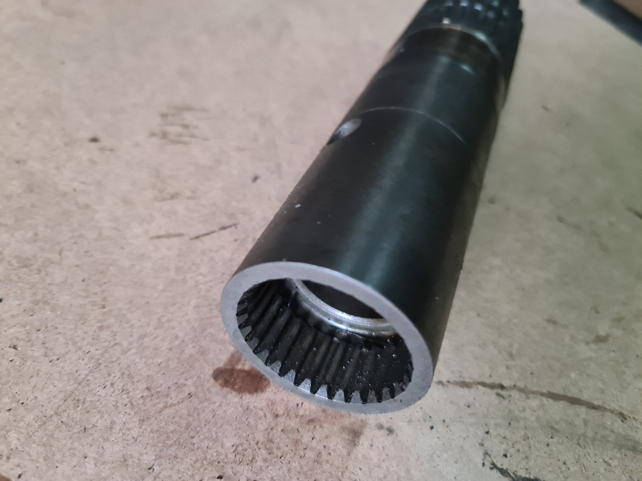 John Deere 4055, 4255, 4455 Wał R72000 - Запчасти для Сельскохозяйственной техники: фото 2 John Deere 4055, 4255, 4455 Wał R72000 - Запчасти для Сельскохозяйственной техники: фото 2