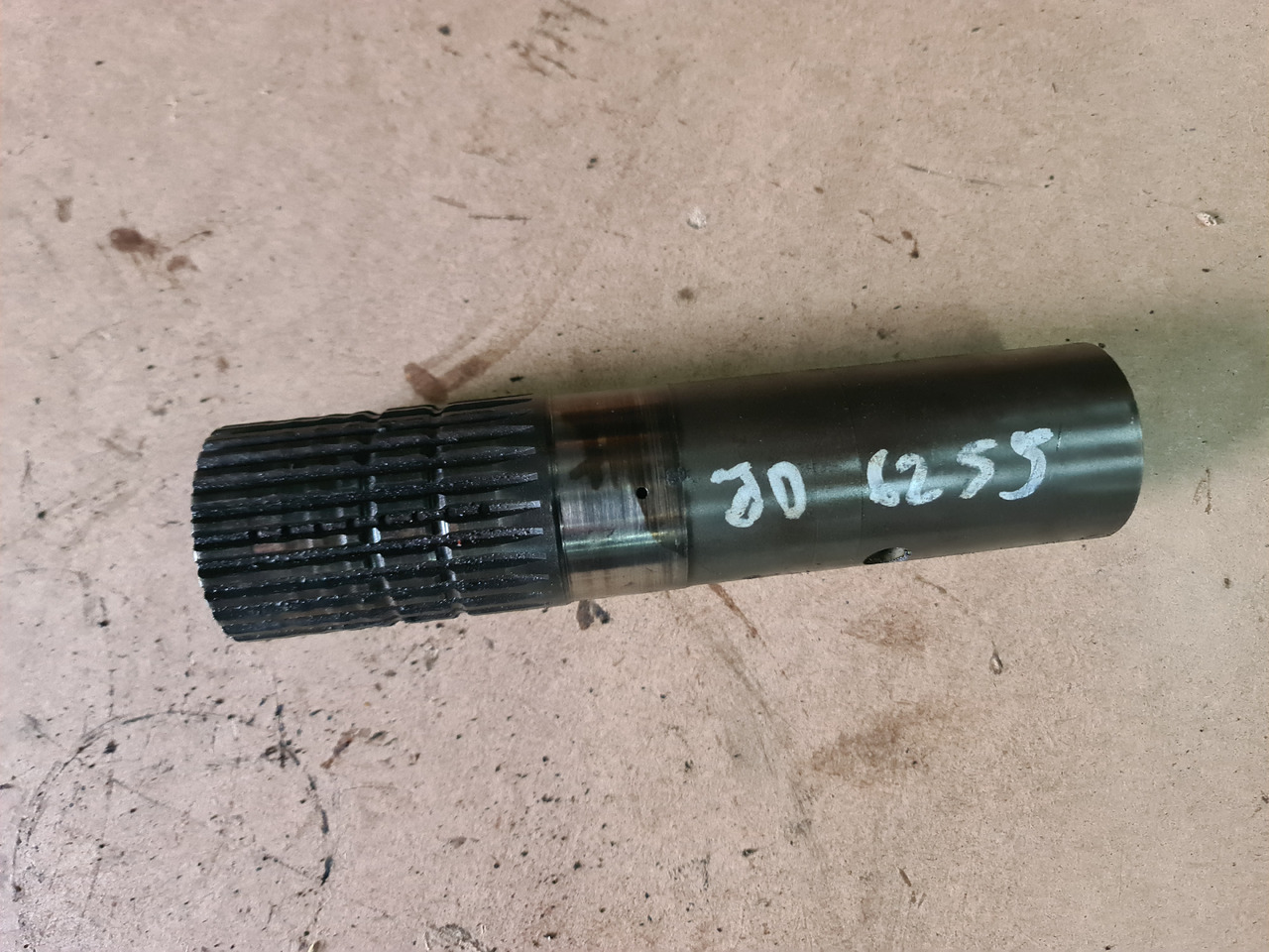 John Deere 4055, 4255, 4455 Wał R72000 - Запчасти для Сельскохозяйственной техники: фото 1 John Deere 4055, 4255, 4455 Wał R72000 - Запчасти для Сельскохозяйственной техники: фото 1