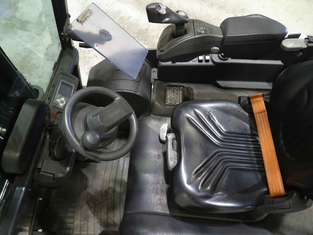 Unicarriers AG2N1L20Q - Электропогрузчик: фото 4 Unicarriers AG2N1L20Q - Электропогрузчик: фото 4