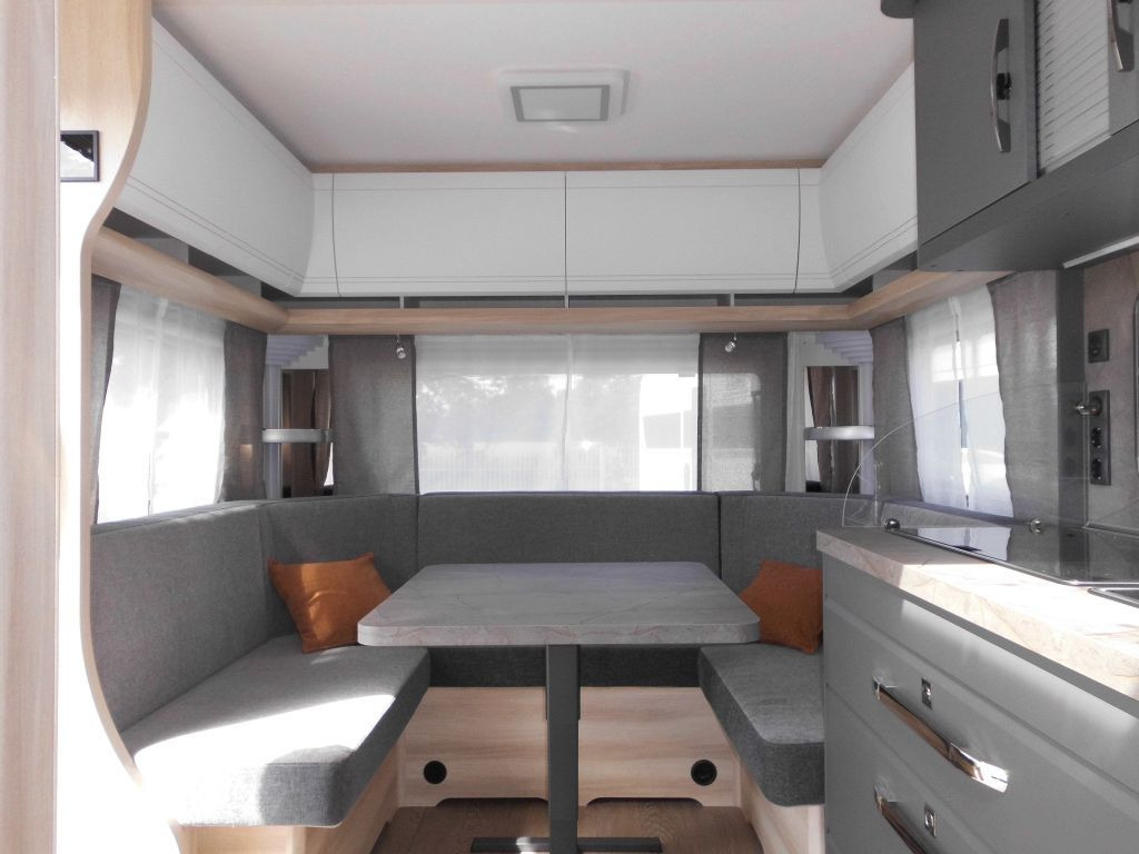 Hobby De Luxe 540 UL 2026 AUTARK AMBIENTE ROLLROST - Прицеп дача: фото 1 Hobby De Luxe 540 UL 2026 AUTARK AMBIENTE ROLLROST - Прицеп дача: фото 1