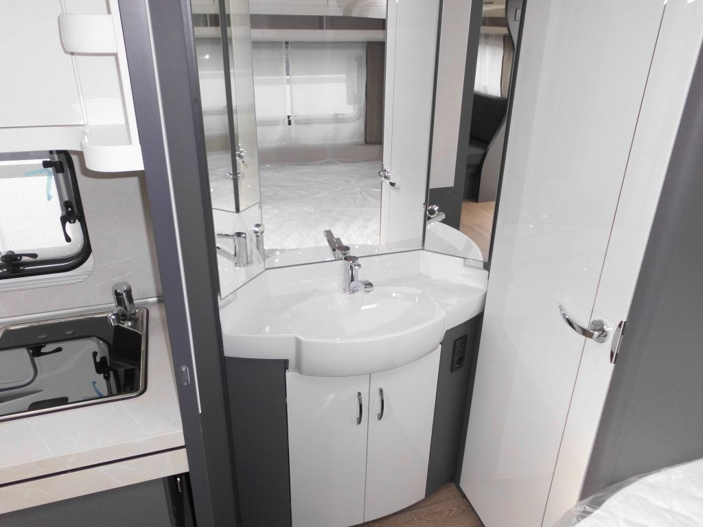 Прицеп дача Hobby Excellent 560 CFe 2025 %Lagerabverkauf%: фото 14 Прицеп дача Hobby Excellent 560 CFe 2025 %Lagerabverkauf%: фото 14