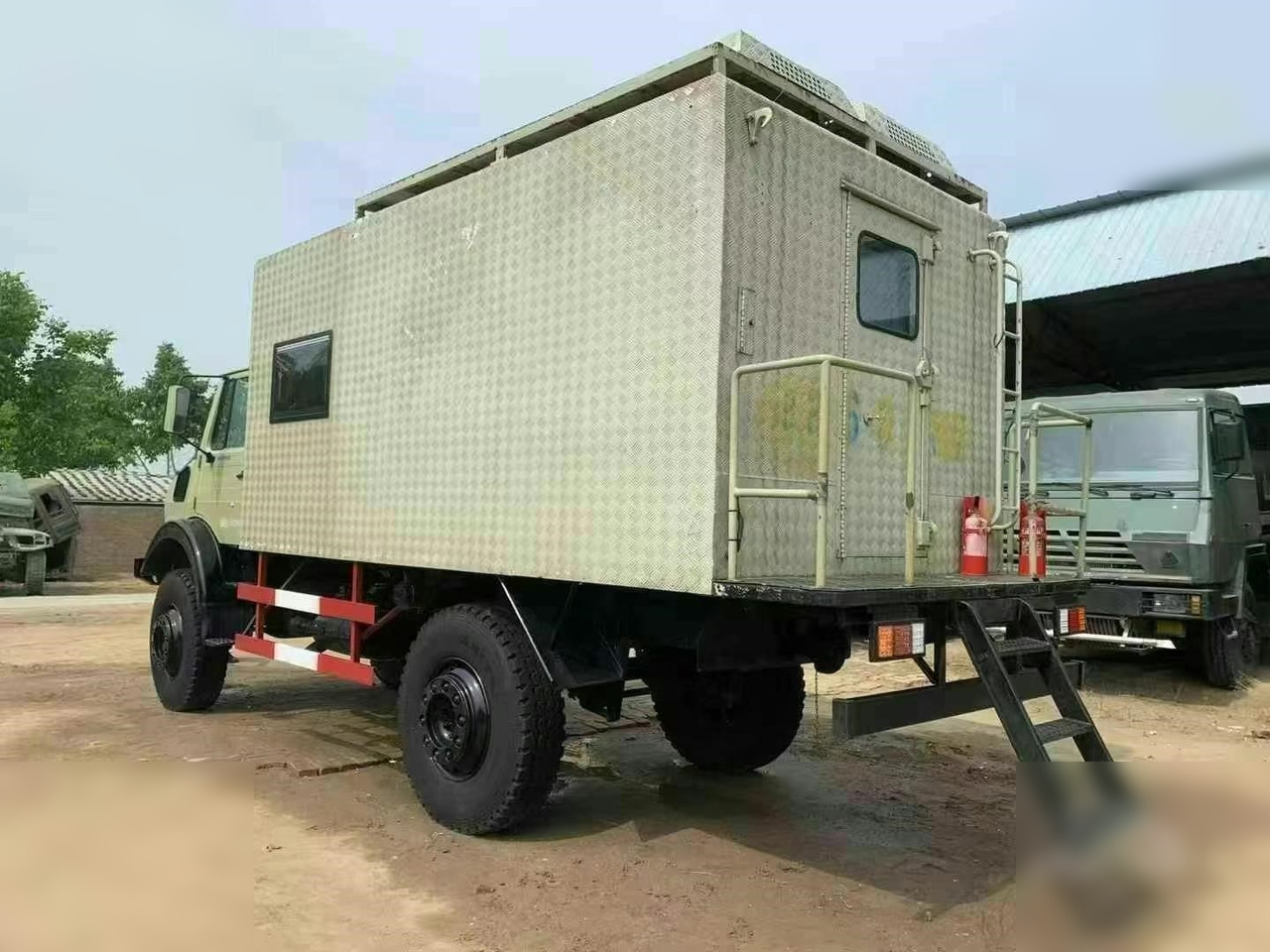 1995 MERCEDES-BENZ UNIMOG 2150 - Грузовик-шасси: фото 4 1995 MERCEDES-BENZ UNIMOG 2150 - Грузовик-шасси: фото 4