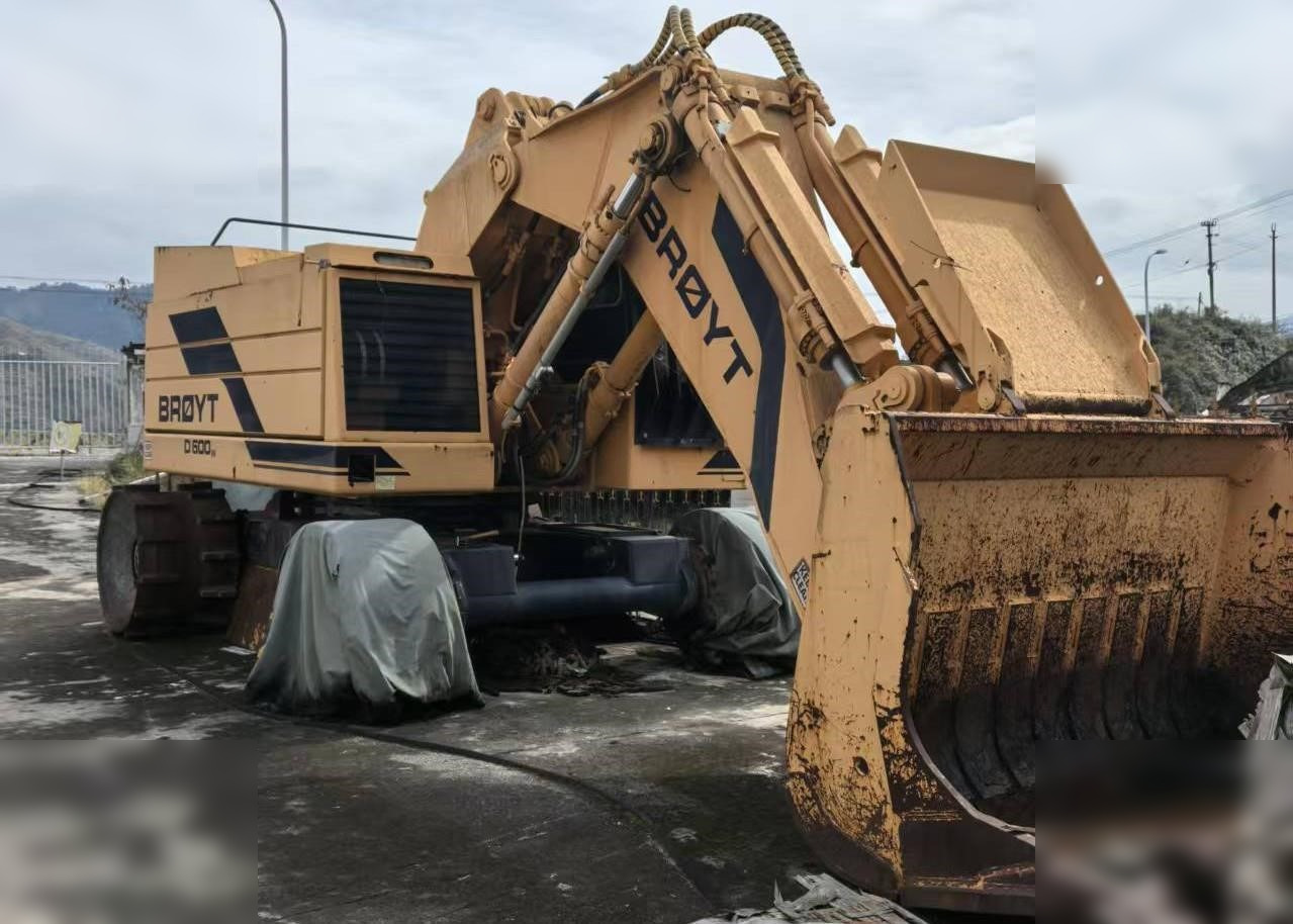 2004 BROYT D600W - Колёсный экскаватор: фото 2 2004 BROYT D600W - Колёсный экскаватор: фото 2