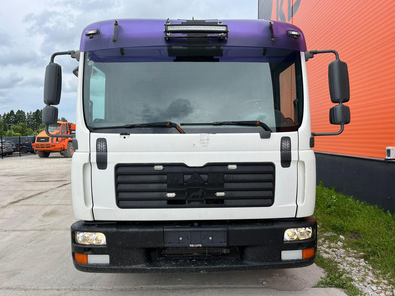 MAN TGL 8.180 4x2 PK4200 YEAR 2013 / PLATFORM L=3710 mm - Грузовик бортовой/ Платформа, Автоманипулятор: фото 3 MAN TGL 8.180 4x2 PK4200 YEAR 2013 / PLATFORM L=3710 mm - Грузовик бортовой/ Платформа, Автоманипулятор: фото 3
