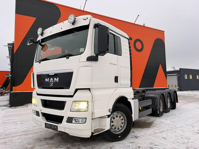 MAN TGX 35.540 8x4*4 9 TON FRONT AXLE / HYDRAULICS / PTO / INTARDER / CHASSIS L=6850 mm - Грузовик-шасси: фото 2 MAN TGX 35.540 8x4*4 9 TON FRONT AXLE / HYDRAULICS / PTO / INTARDER / CHASSIS L=6850 mm - Грузовик-шасси: фото 2
