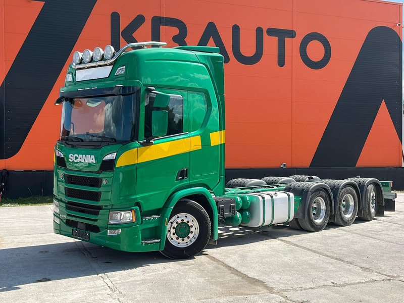 Scania R500 8x4*4 9 TON FRONT AXLE / PTO / RETARDER / CHASSIS L=7420 mm - Грузовик-шасси: фото 1 Scania R500 8x4*4 9 TON FRONT AXLE / PTO / RETARDER / CHASSIS L=7420 mm - Грузовик-шасси: фото 1