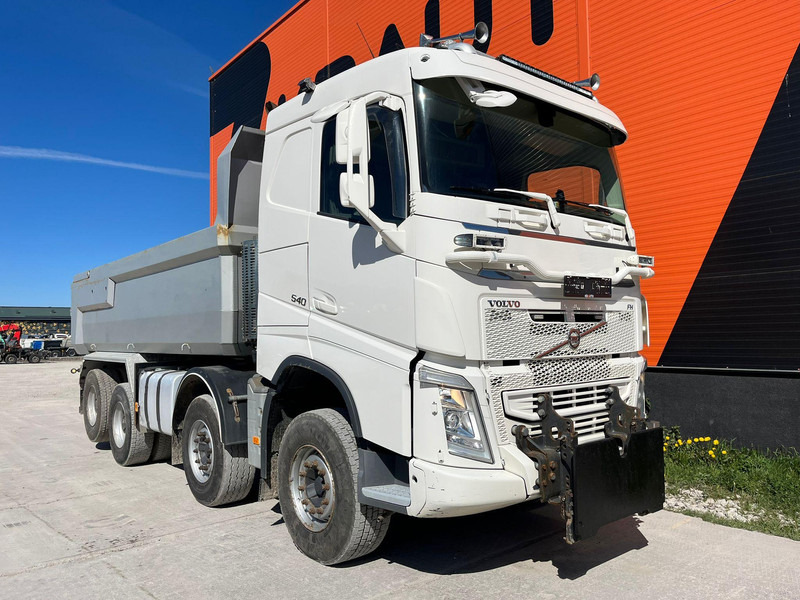 Volvo FH 540 8x4 RETARDER / TANDEM AXLE LIFT / BIG AXLES / BOX L=5704 mm - Самосвал: фото 4 Volvo FH 540 8x4 RETARDER / TANDEM AXLE LIFT / BIG AXLES / BOX L=5704 mm - Самосвал: фото 4