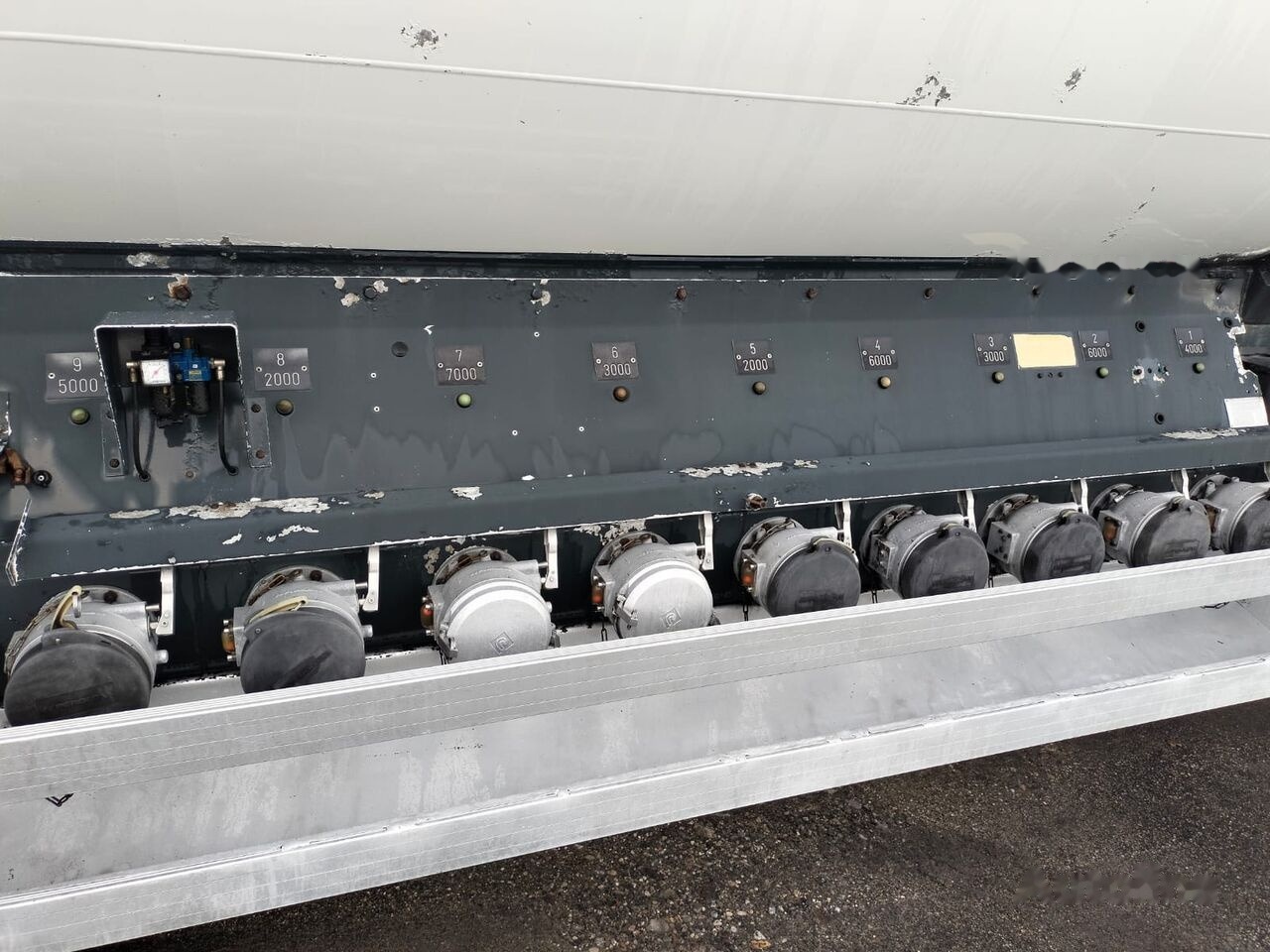 Полуприцеп-цистерна для транспортировки топлива Trailor TX34: фото 12