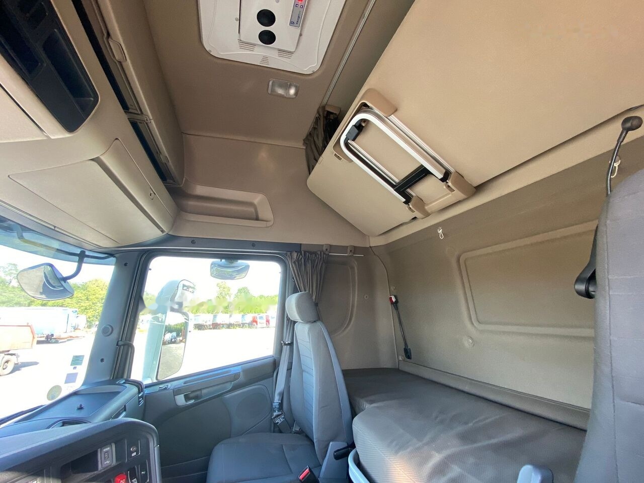 Тягач Scania R490: фото 9 Тягач Scania R490: фото 9