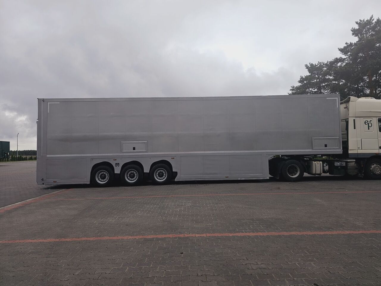 Прицеп-рефрижератор Langendorf DOUBLE LOADING FOR MOTOR COSMETICS Flexliner Inloader: фото 6 Прицеп-рефрижератор Langendorf DOUBLE LOADING FOR MOTOR COSMETICS Flexliner Inloader: фото 6