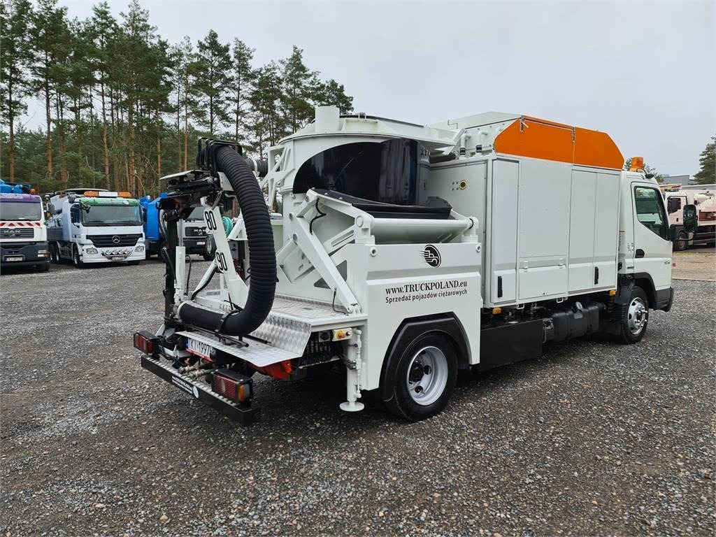 Mitsubishi CANTER odkurzacz koparka ssąca Saugbagger CITY SAU - Ассенизатор: фото 2 Mitsubishi CANTER odkurzacz koparka ssąca Saugbagger CITY SAU - Ассенизатор: фото 2