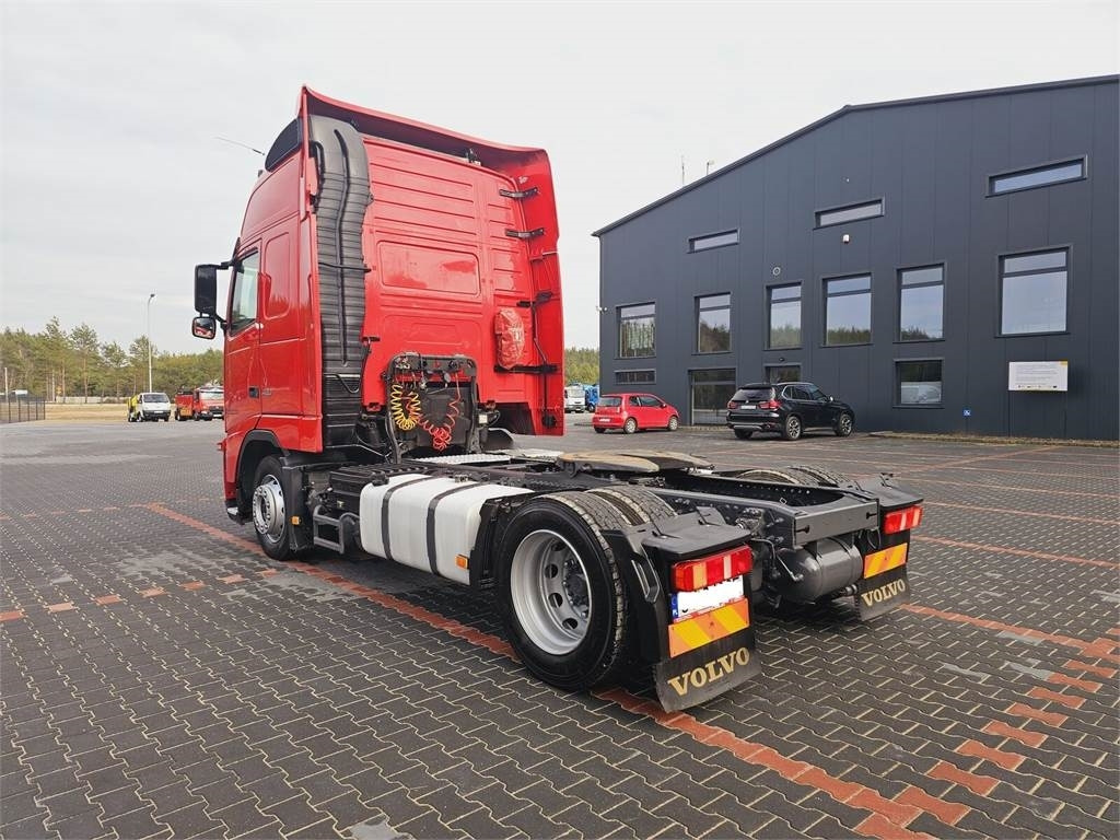 Volvo FH13 XXL NEW TIRES MANUAL 420 EURO 5 2011 - Тягач: фото 4 Volvo FH13 XXL NEW TIRES MANUAL 420 EURO 5 2011 - Тягач: фото 4