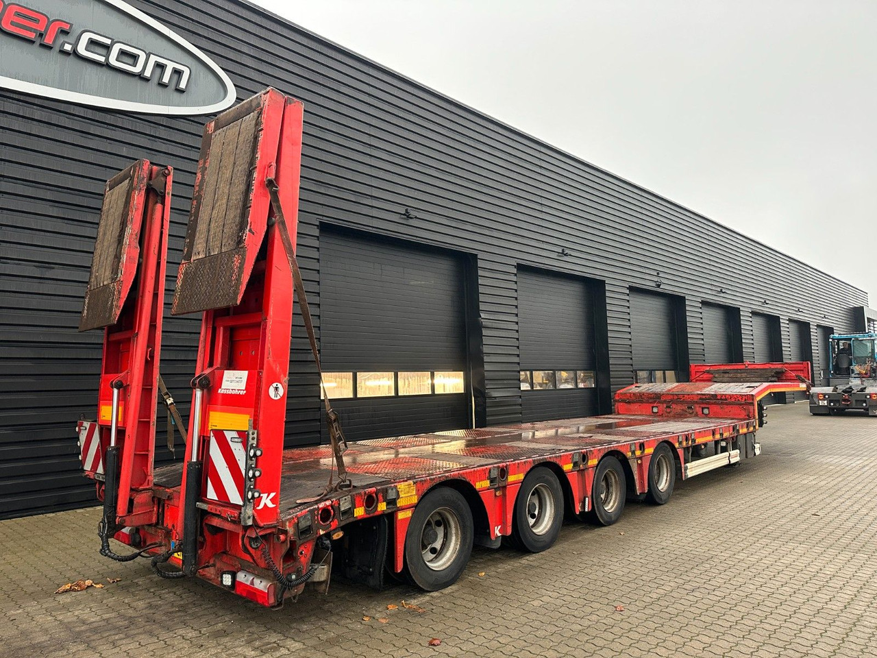 Kässbohrer 4 achs tieflader / ausziehbar - Низкорамный полуприцеп: фото 2 Kässbohrer 4 achs tieflader / ausziehbar - Низкорамный полуприцеп: фото 2